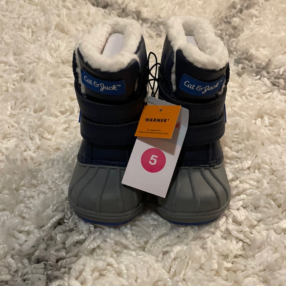 Cat & Jack Blue and Grey Boot. Size 5